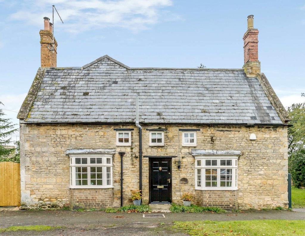 Duck Street, Elton, Huntingdonshire, PE8 3 bed semidetached house £