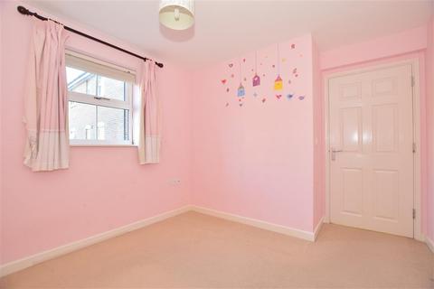 12 Harwood Close, Codmore Hill, Pulborough, RH20 1FL