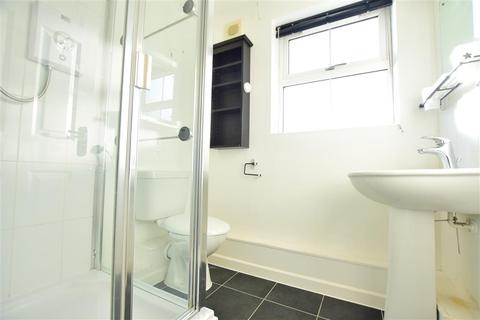 12 Harwood Close, Codmore Hill, Pulborough, RH20 1FL