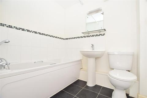 12 Harwood Close, Codmore Hill, Pulborough, RH20 1FL