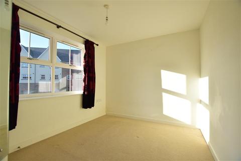 12 Harwood Close, Codmore Hill, Pulborough, RH20 1FL