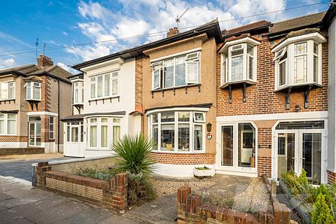 2 Anne Way, Ilford, IG6 2TT