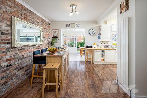 2 Anne Way, Ilford, IG6 2TT