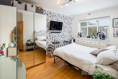 2 Anne Way, Ilford, IG6 2TT