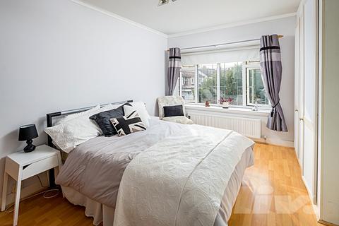2 Anne Way, Ilford, IG6 2TT