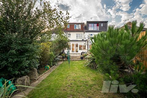 2 Anne Way, Ilford, IG6 2TT