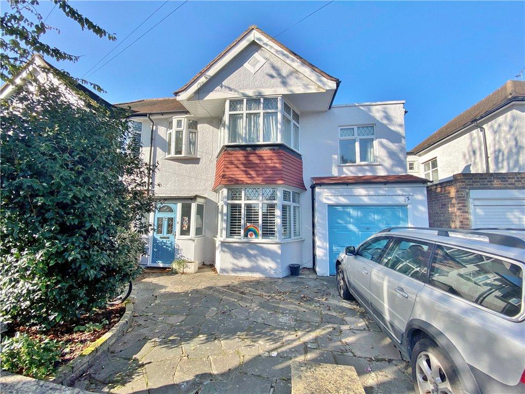Ryecroft Avenue, Twickenham, TW2 4 bed semidetached house £865,000