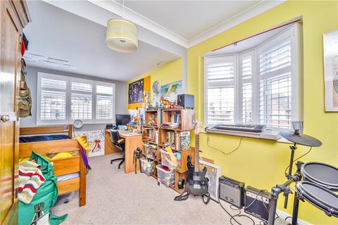 3 The Ridge, Twickenham, TW2 7NL