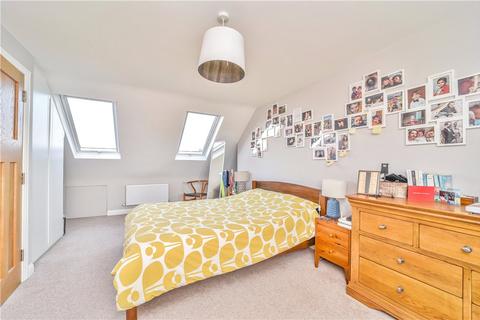 3 The Ridge, Twickenham, TW2 7NL