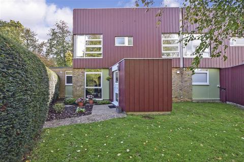 10 Punch Croft, New Ash Green, Longfield, DA3 8HP
