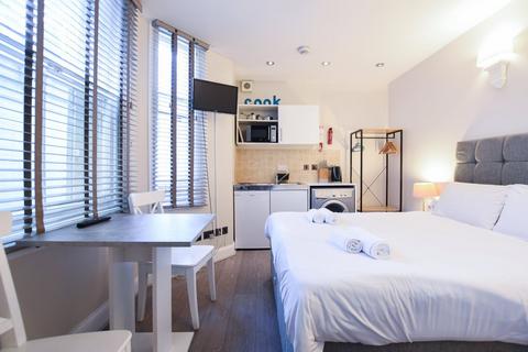 Studio to rent, Castletown Road, West Kensington W14