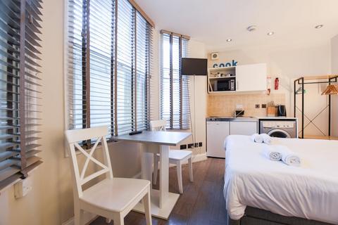 Studio to rent, Castletown Road, West Kensington W14