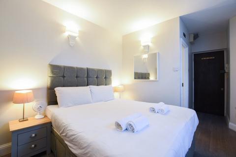 Studio to rent, Castletown Road, West Kensington W14