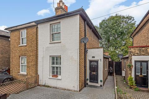 21 Hawks Road, Kingston Upon Thames, KT1 3DS