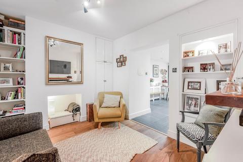 21 Hawks Road, Kingston Upon Thames, KT1 3DS