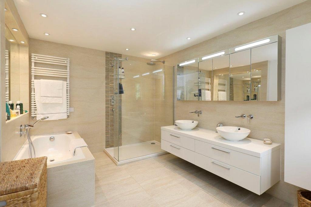 Principal Bathroom