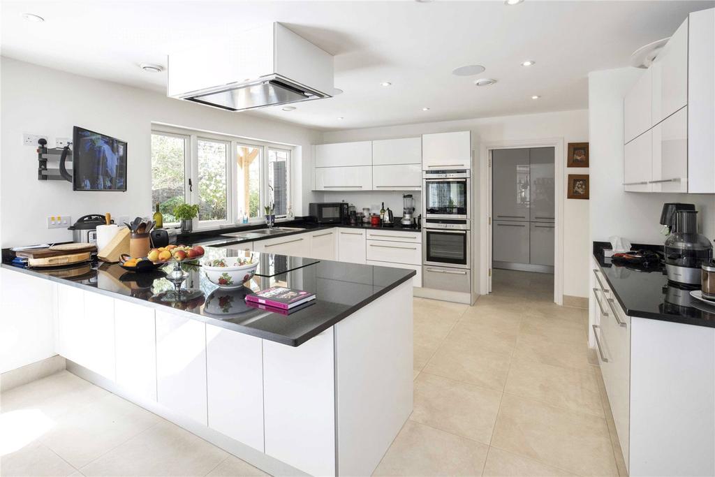 Kitchen/Breakfast Rm