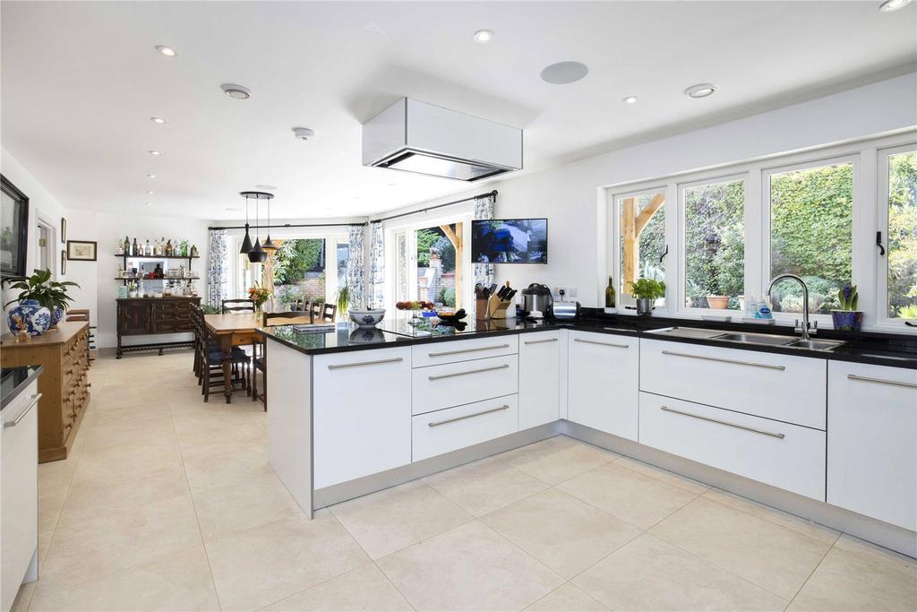 Kitchen/Breakfast Rm