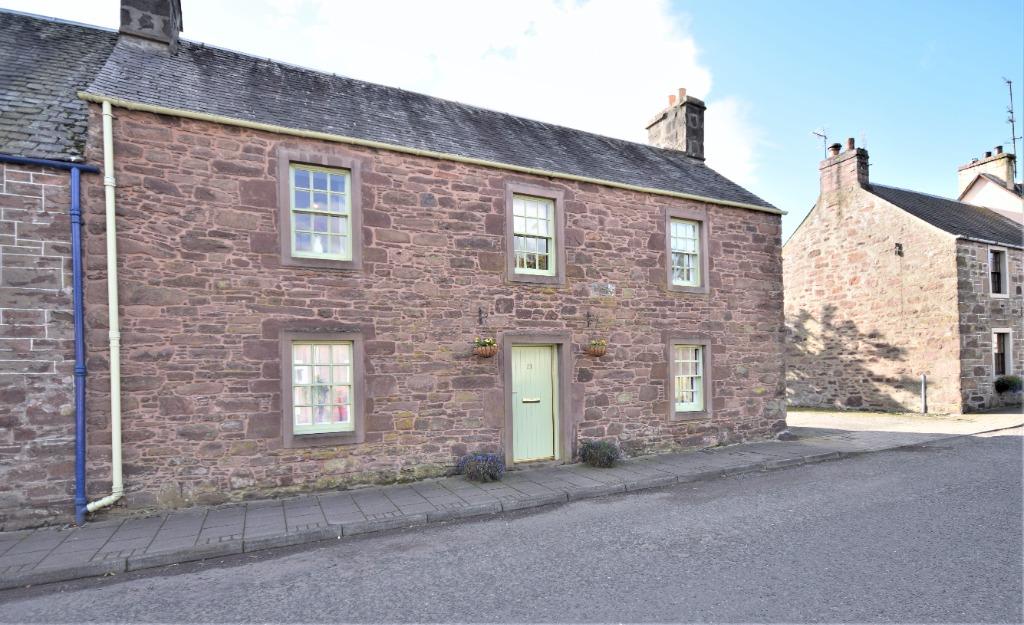Drummond Street, Muthill, Crieff, Perthshire, PH5 2AN 2 bed end of