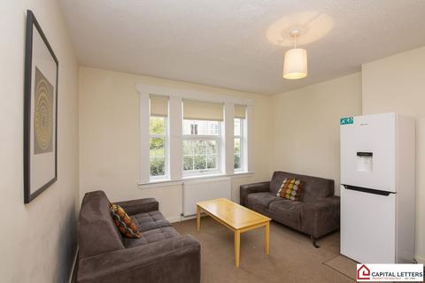 3 bedroom flat to rent, Morris Terrace, Stirling FK8