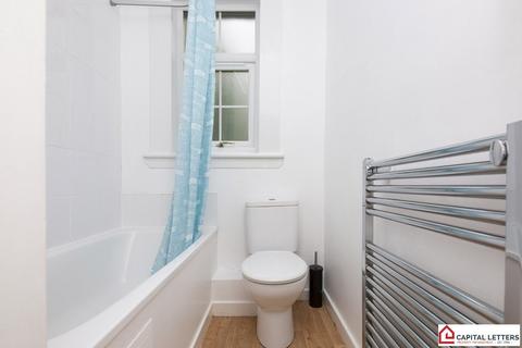 3 bedroom flat to rent, Morris Terrace, Stirling FK8