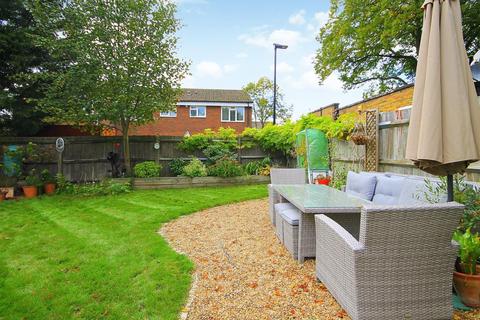 8 Sunbury Crescent, Feltham, TW13 4PF