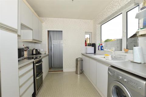 14 Hurst Road, Erith, DA8 3EG
