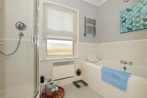 14 Hurst Road, Erith, DA8 3EG