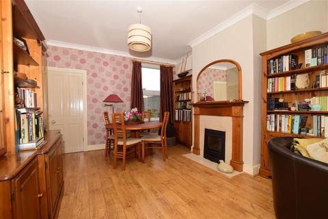 14 Hurst Road, Erith, DA8 3EG