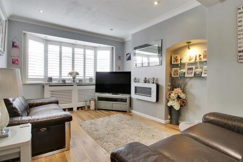 18 Ridgeway East, Sidcup, DA15 8RZ