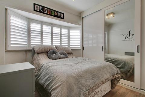 18 Ridgeway East, Sidcup, DA15 8RZ