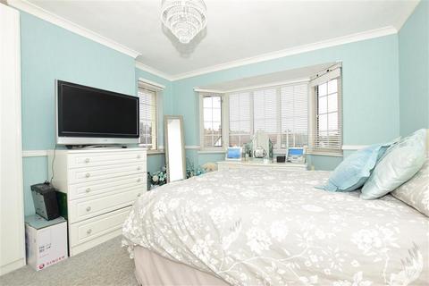 5 Ilex Road, Folkestone, CT19 4QA
