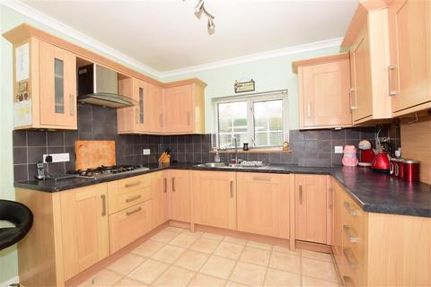 5 Ilex Road, Folkestone, CT19 4QA