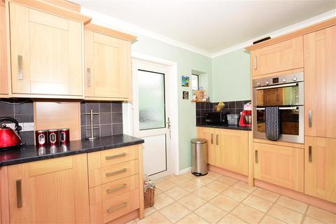 5 Ilex Road, Folkestone, CT19 4QA