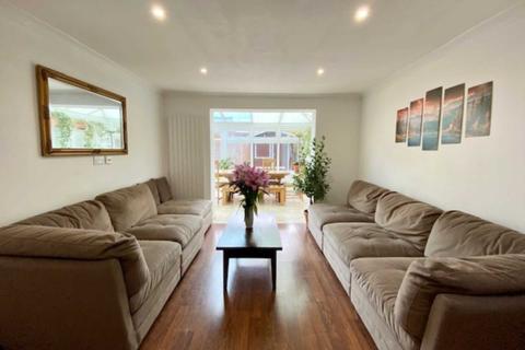 14 Beagle Close, Radlett, WD7 8PG