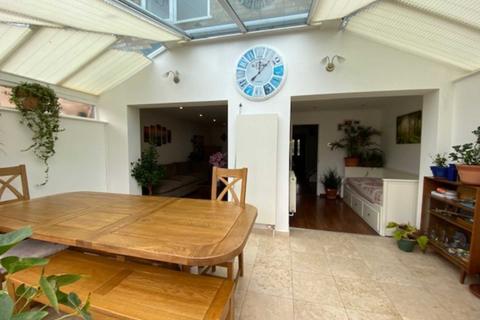 14 Beagle Close, Radlett, WD7 8PG