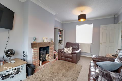 21 Boleyn Close, Leigh-on-sea, SS9 5AY