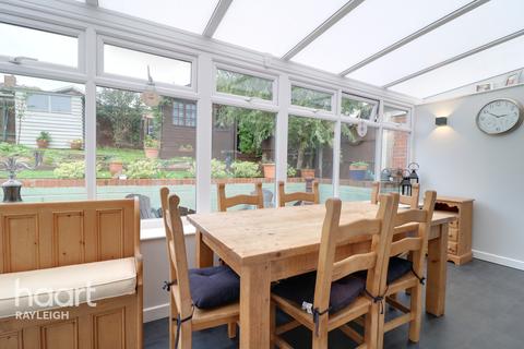 21 Boleyn Close, Leigh-on-sea, SS9 5AY