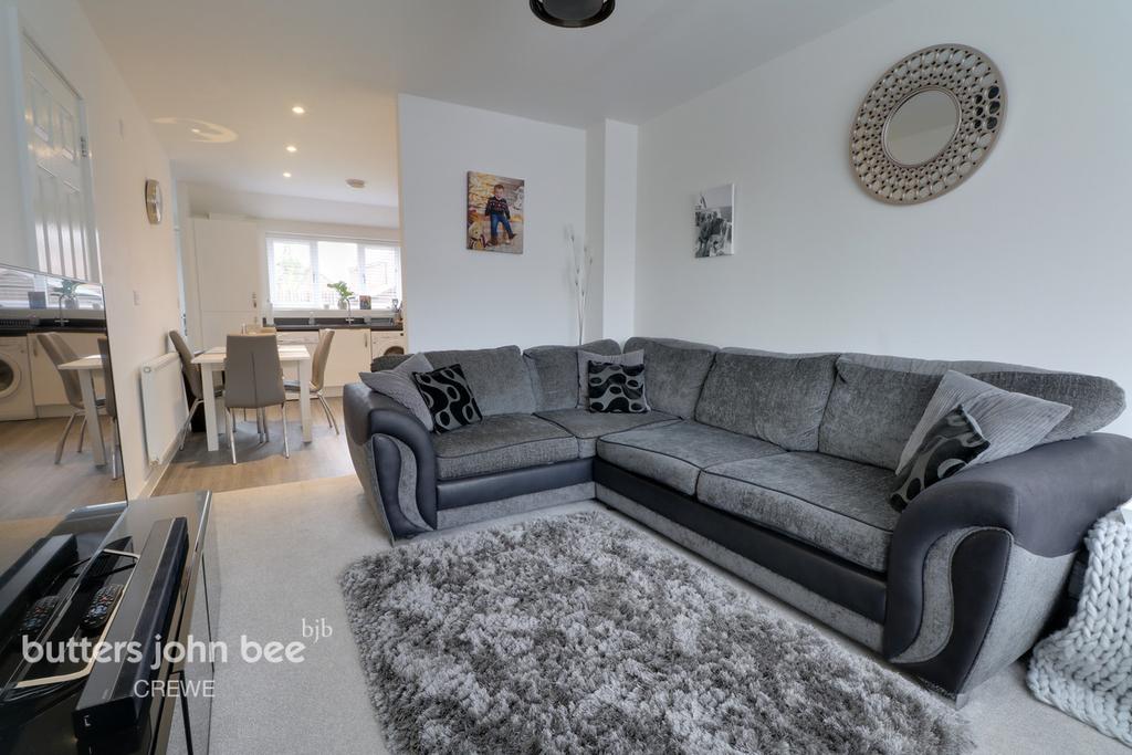 Philip Taylor Drive, Crewe 3 bed semidetached house £190,000