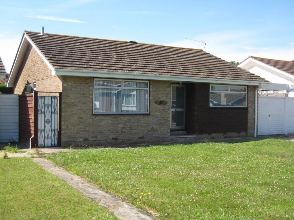 Westminster Drive, Bognor Regis, PO21 2 bed detached bungalow £1,100