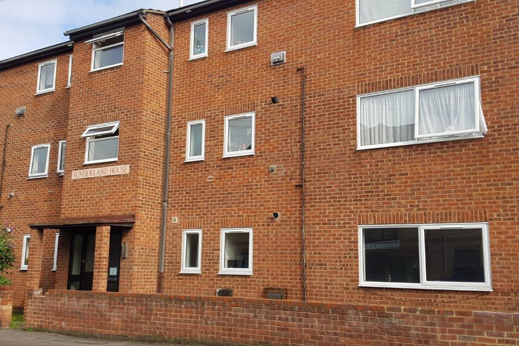 Studio Flat, Sunderland House, Strover Street, Gillingham, ME7 1JQ