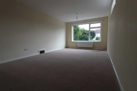 2 bedroom flat to rent, High Road, Benfleet