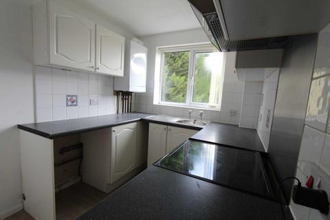 2 bedroom flat to rent, High Road, Benfleet