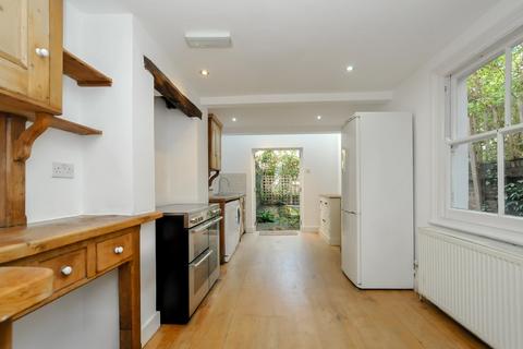 3 bedroom terraced house to rent, Dynevor Road, Stoke Newington