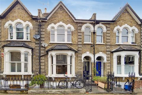 14a Clapton Passage, London, E5 8HS