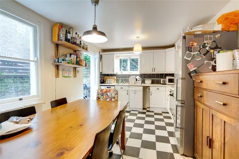 14a Clapton Passage, London, E5 8HS