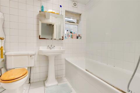 14a Clapton Passage, London, E5 8HS