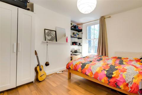14a Clapton Passage, London, E5 8HS