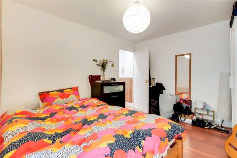 14a Clapton Passage, London, E5 8HS