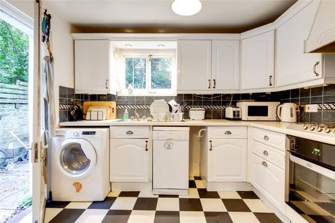 14a Clapton Passage, London, E5 8HS